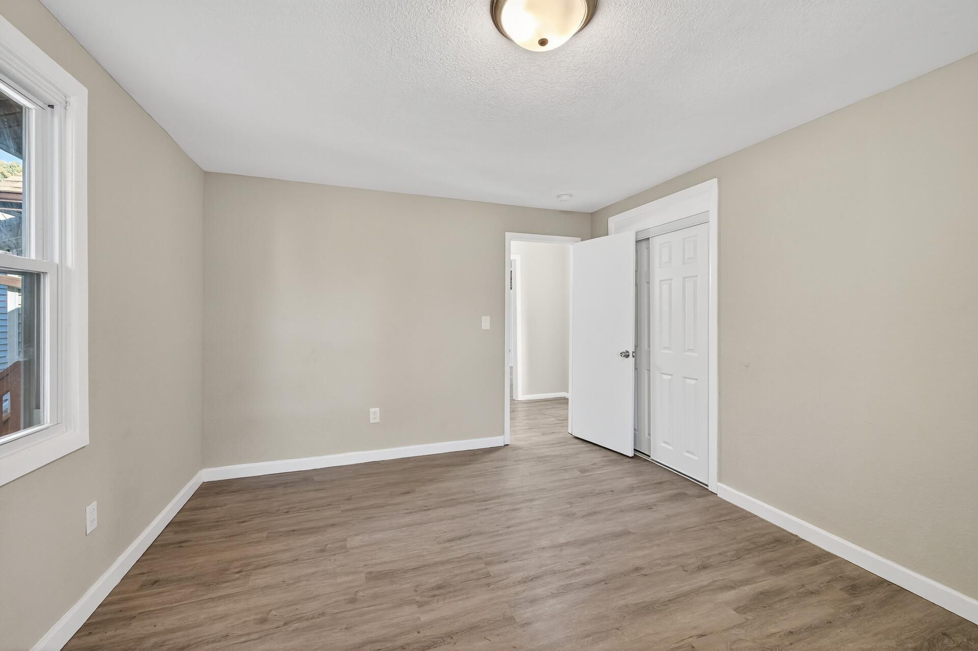 628 Iowa Avenue East St. Paul, MN 55130 - Photo 33 of 39