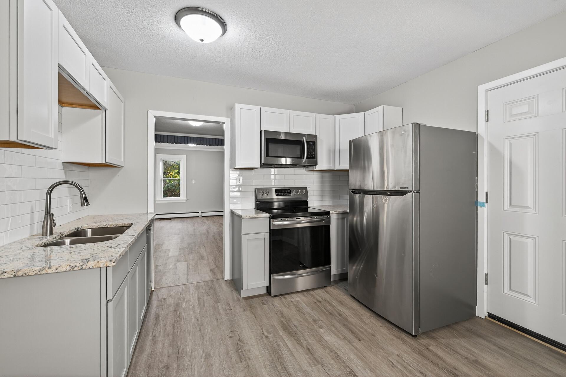 628 Iowa Avenue East St. Paul, MN 55130 - Photo 8 of 39