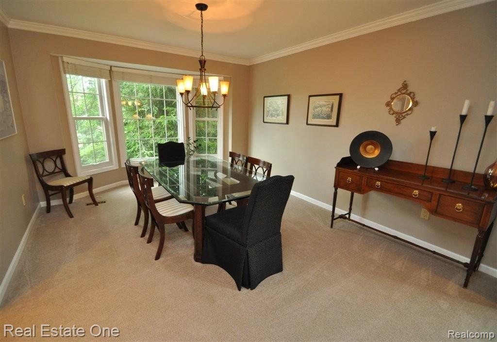 3169 Kilburn Road West Rochester, MI 48306 - Photo 8 of 48 Dining Rm w/Bay Wndw & Crown