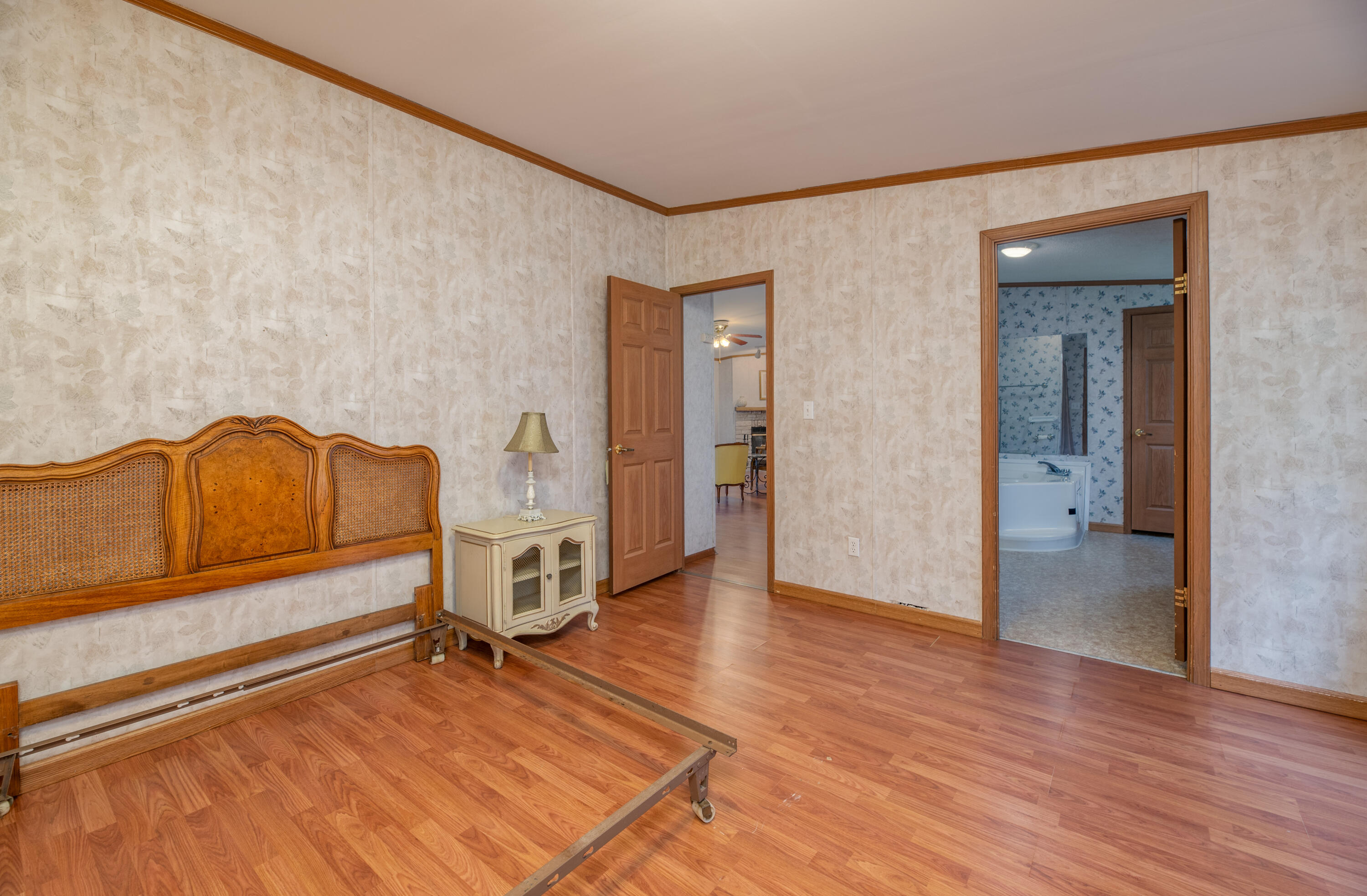 177 Noyes Road Waldoboro, ME 04572 - Photo 14 of 27 Interior12 (1)
