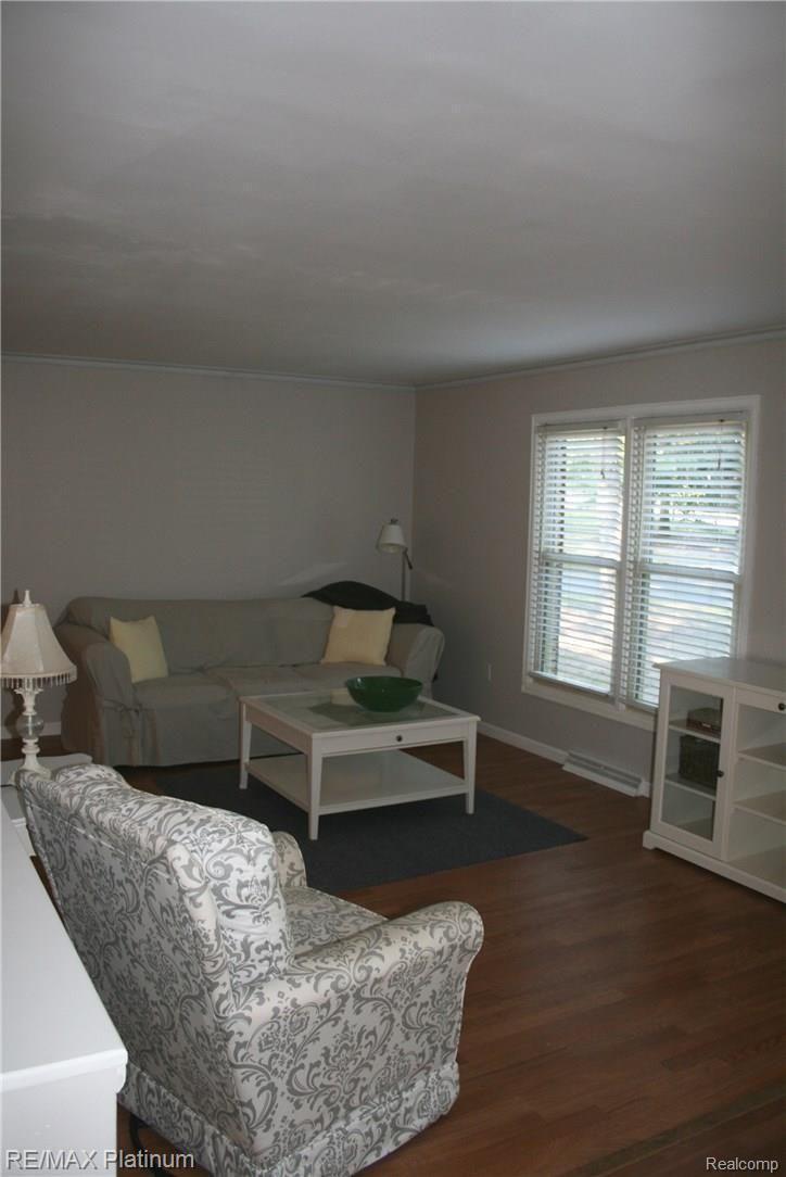 6284 Brighton Road Brighton, MI 48116 - Photo 8 of 20 IMG_1237.jpg