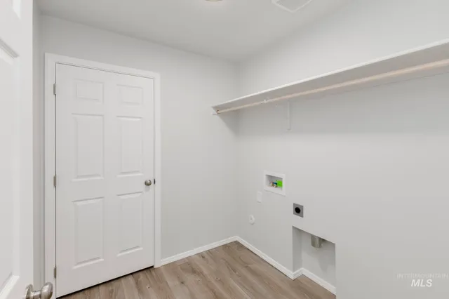 $384,990 | 1726 Southwest Besra Drive, Mountain Home, ID 83647