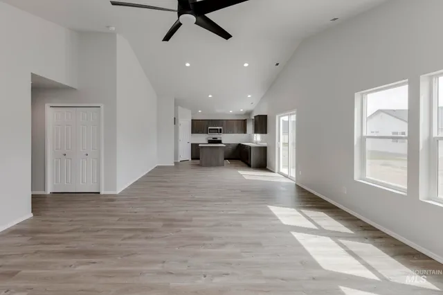 $384,990 | 1726 Southwest Besra Drive, Mountain Home, ID 83647