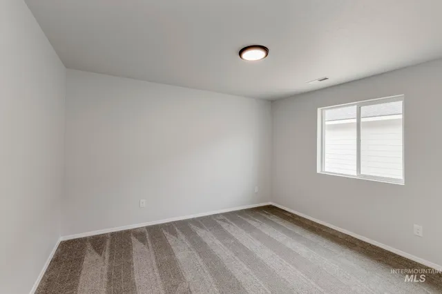 $384,990 | 1726 Southwest Besra Drive, Mountain Home, ID 83647