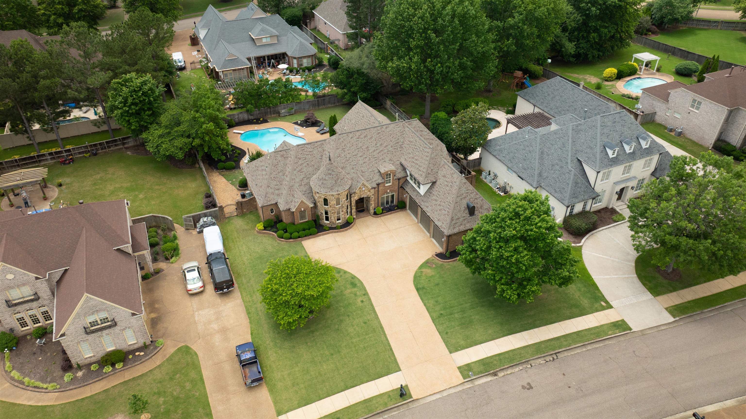 1075 Summer Spring Road Collierville, TN 38017 - Photo 36 of 40 an aerial view of house with yard swimming pool and outdoor seating