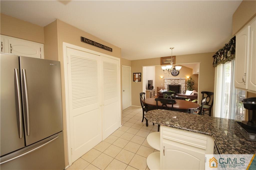 9 Kings Road Dayton, NJ 08810 - Photo 11 of 24 Gallery Image 11