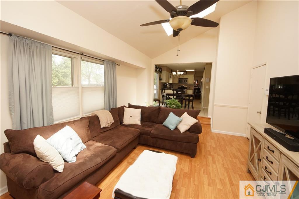 9 Kings Road Dayton, NJ 08810 - Photo 14 of 24 Gallery Image 14