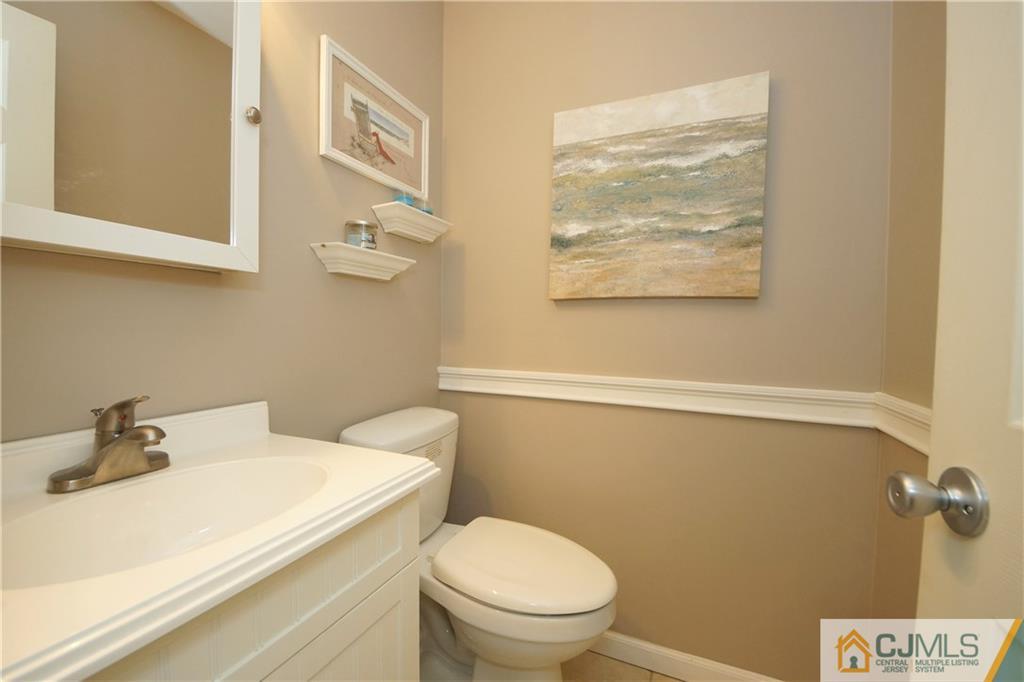 9 Kings Road Dayton, NJ 08810 - Photo 15 of 24 Gallery Image 15