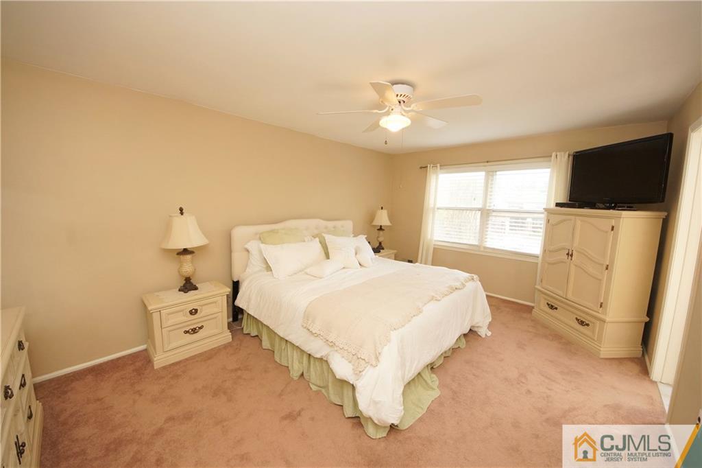 9 Kings Road Dayton, NJ 08810 - Photo 16 of 24 Gallery Image 16