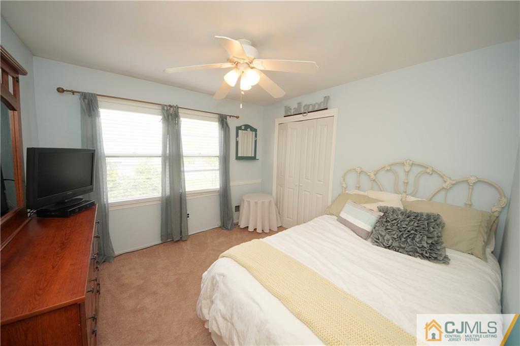 9 Kings Road Dayton, NJ 08810 - Photo 20 of 24 Gallery Image 20