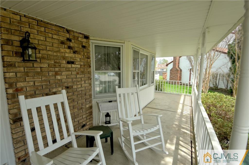 9 Kings Road Dayton, NJ 08810 - Photo 3 of 24 Gallery Image 3