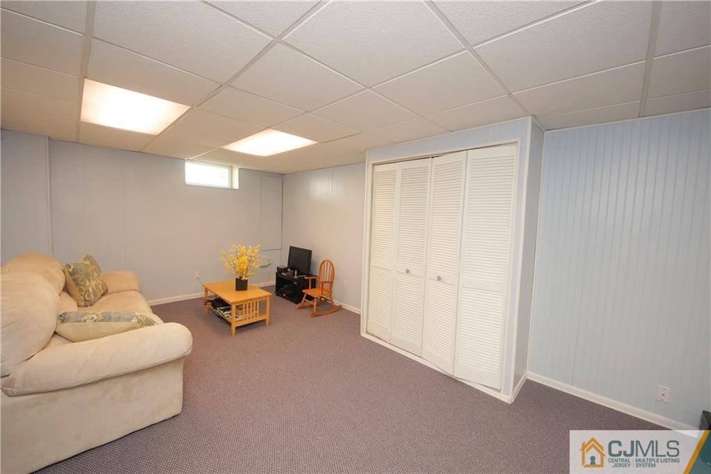 9 Kings Road Dayton, NJ 08810 - Photo 8 of 24 Gallery Image 8