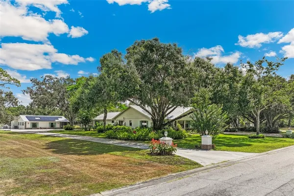 $1,500,000 | 7565 Castle Drive, Sarasota, FL 34240