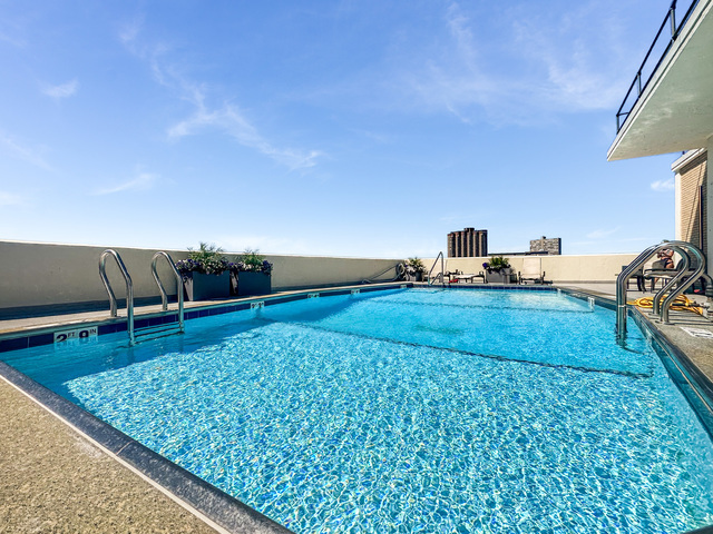 3470 North Lake Shore Drive, Unit 9BC Chicago, IL 60657 - Photo 20 of 21 a living room with furniture