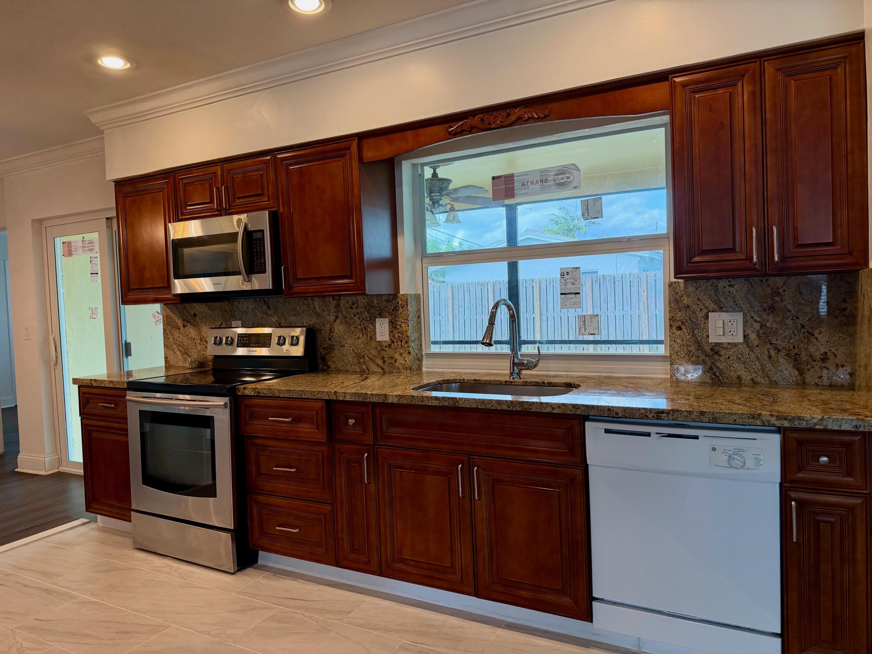 3 Forest Hills Lane Boca Raton, FL 33431 - Photo 4 of 13 KITCHEN