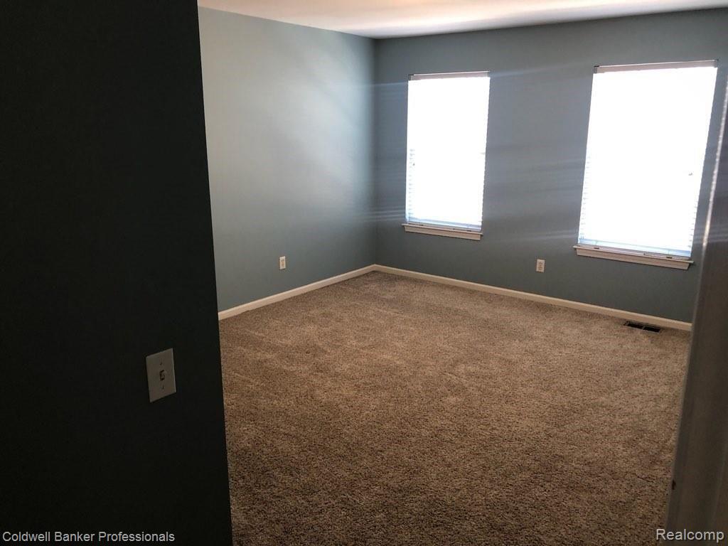 2664 Crooks Road Royal Oak, MI 48073 - Photo 11 of 25