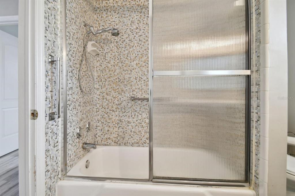 6745 Ralston Beach Circle Tampa, FL 33614 - Photo 25 of 39 a bathroom with a bathtub