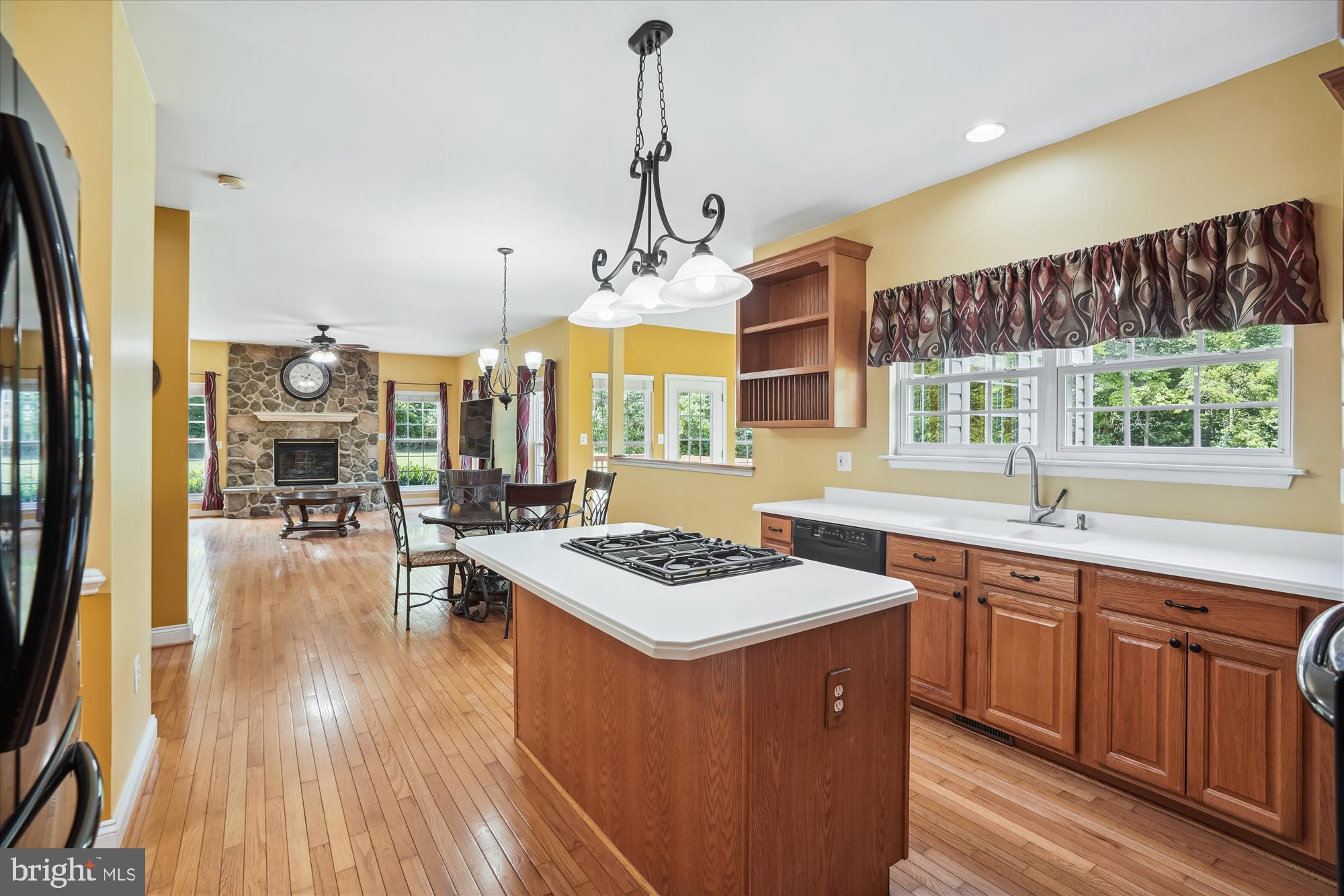 8235 Rogues Road Catlett, VA 20119 - Photo 24 of 106 Kitchen Island
