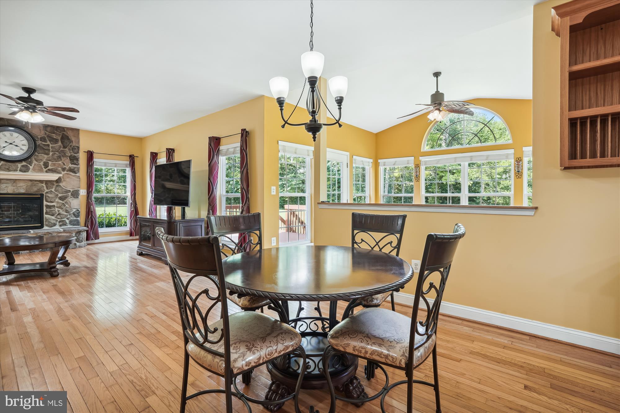8235 Rogues Road Catlett, VA 20119 - Photo 27 of 106 Breakfast Area