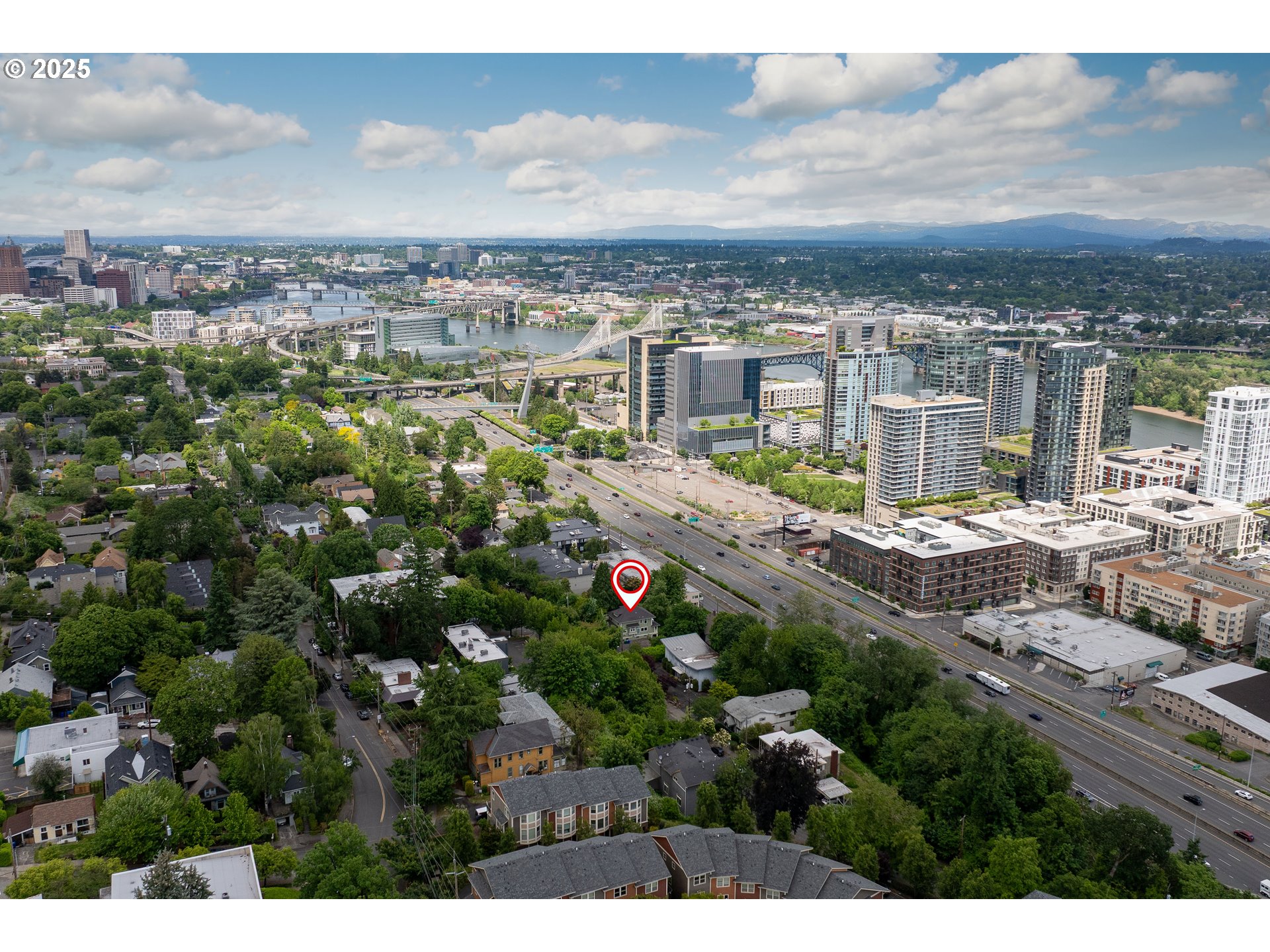 3906 South Kelly Avenue Portland, OR 97239 - Photo 36 of 42 a view of a city
