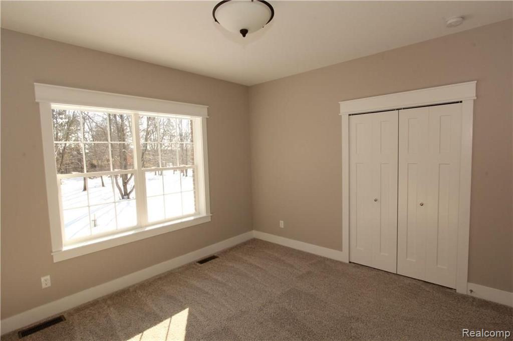 9155 Denton Hill Road Fenton, MI 48430 - Photo 23 of 31