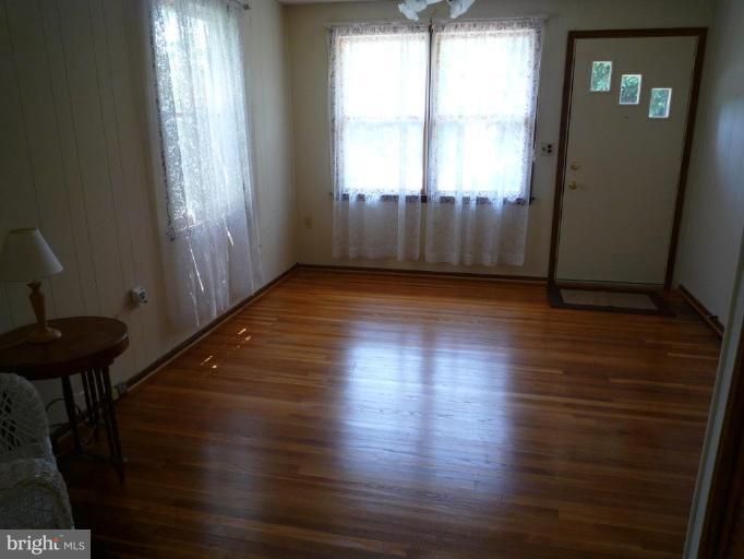 44 Wengate Road Owings Mills, MD 21117 - Photo 7 of 12 Can you say Sumptuous Hardwood Floors ?