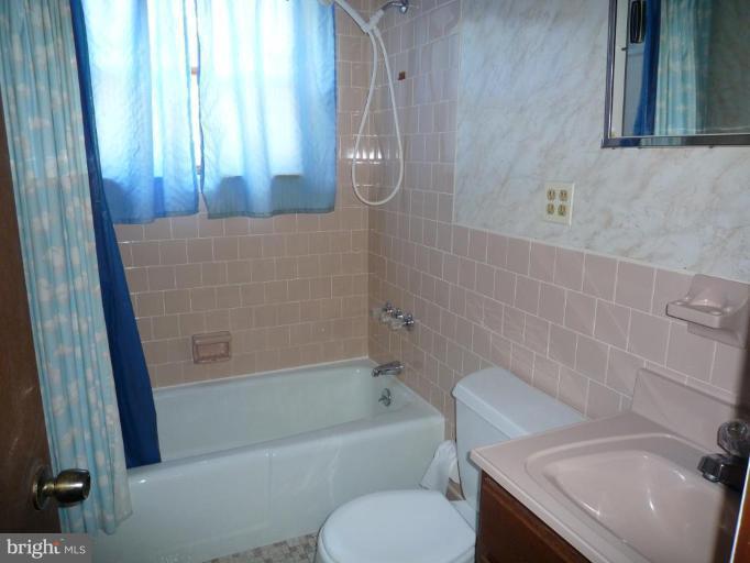 44 Wengate Road Owings Mills, MD 21117 - Photo 9 of 12 Shower or Bubble Bath ?