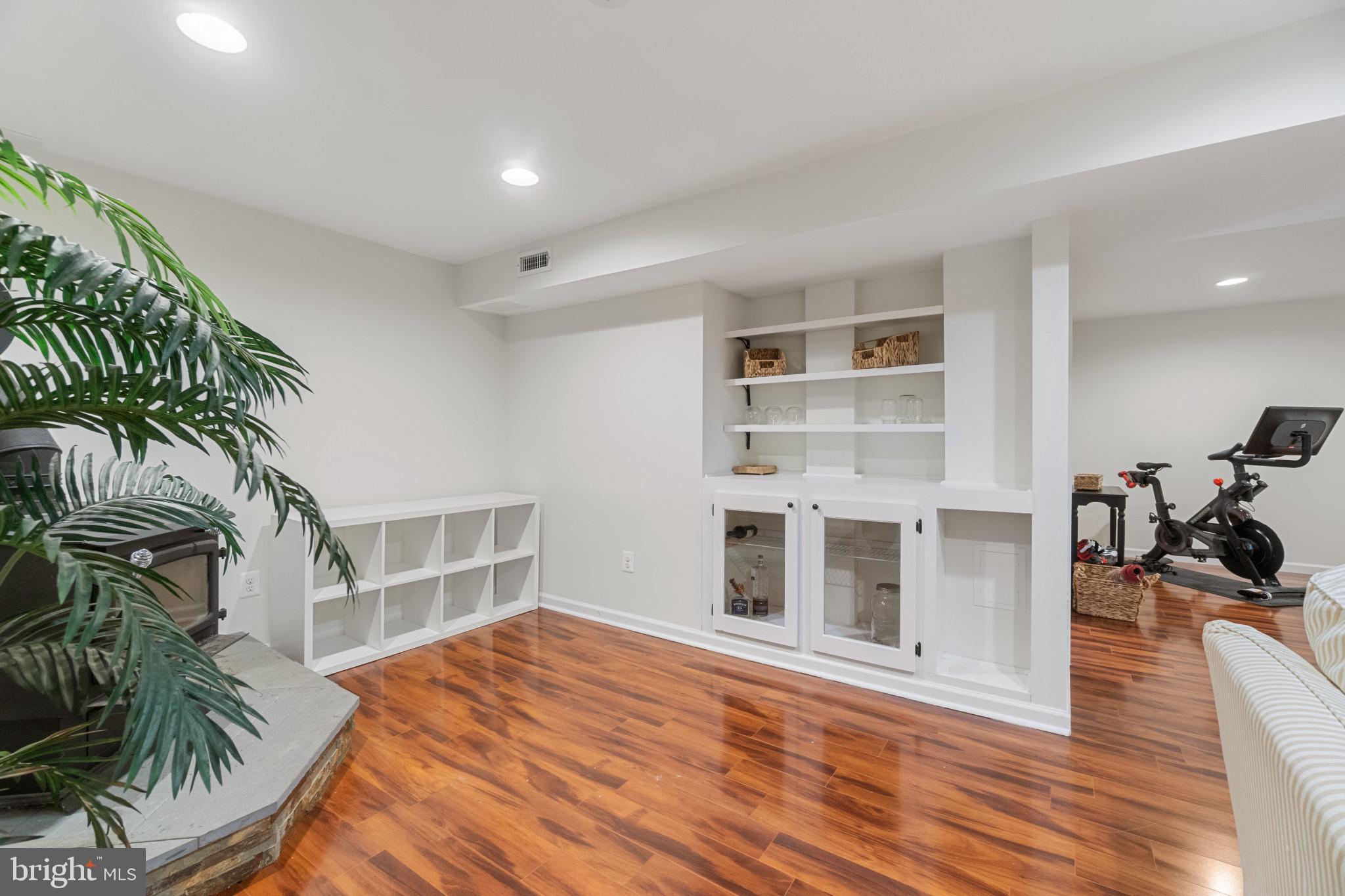 1432 Oak Bluff Road Edgewater, MD 21037 - Photo 33 of 46 Built ins for Storage on Bar Area