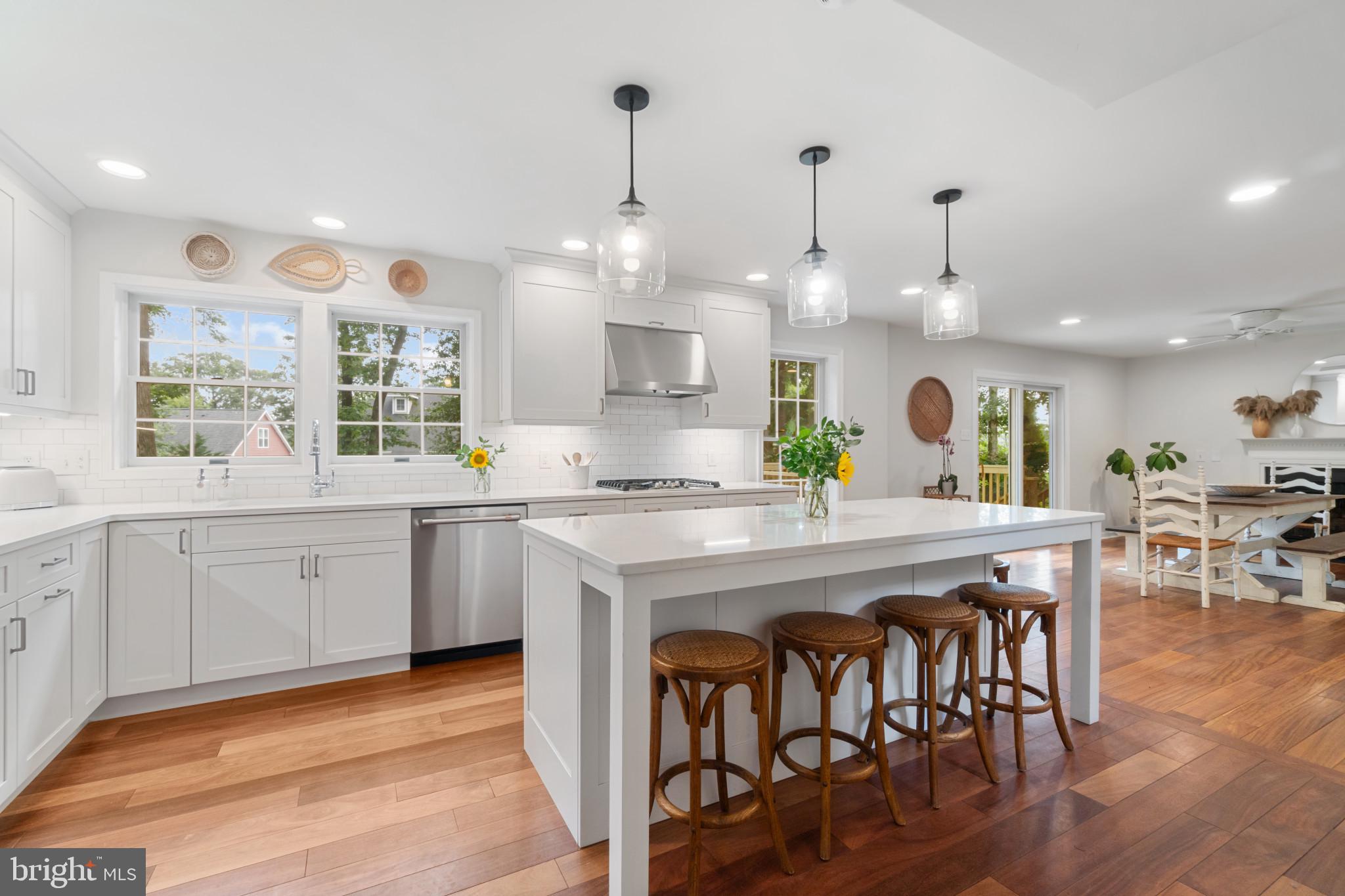1432 Oak Bluff Road Edgewater, MD 21037 - Photo 7 of 46 Beautiful Bright Kitchen
