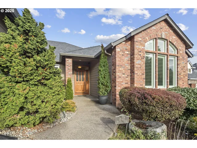 $1,040,000 | 1627 Northwest 35th Circle, Camas, WA 98607