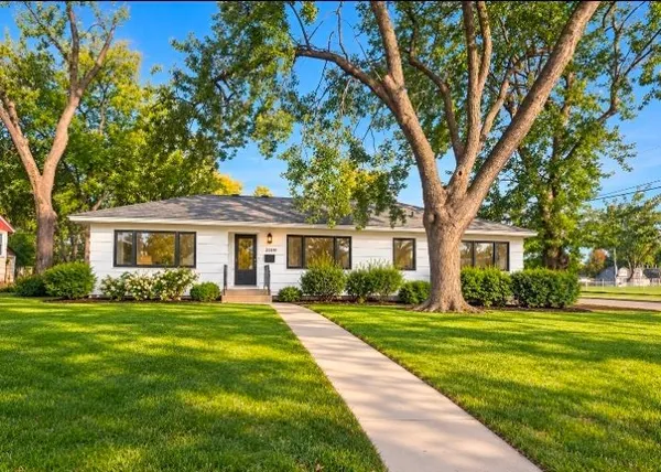 $414,900 | 6000 North Girard Avenue, Brooklyn Center, MN 55430