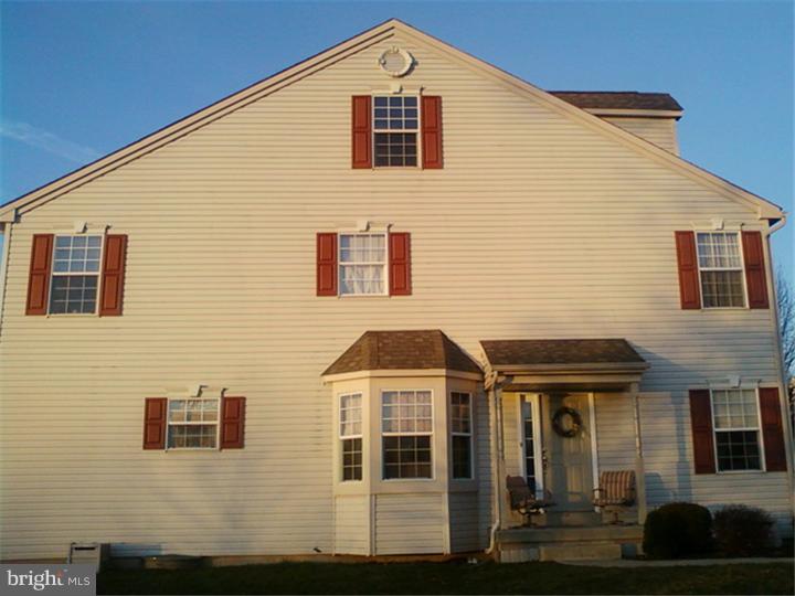 129 Raintree Crossing Hatfield, PA 19440 - Photo 2 of 16 Exterior Side