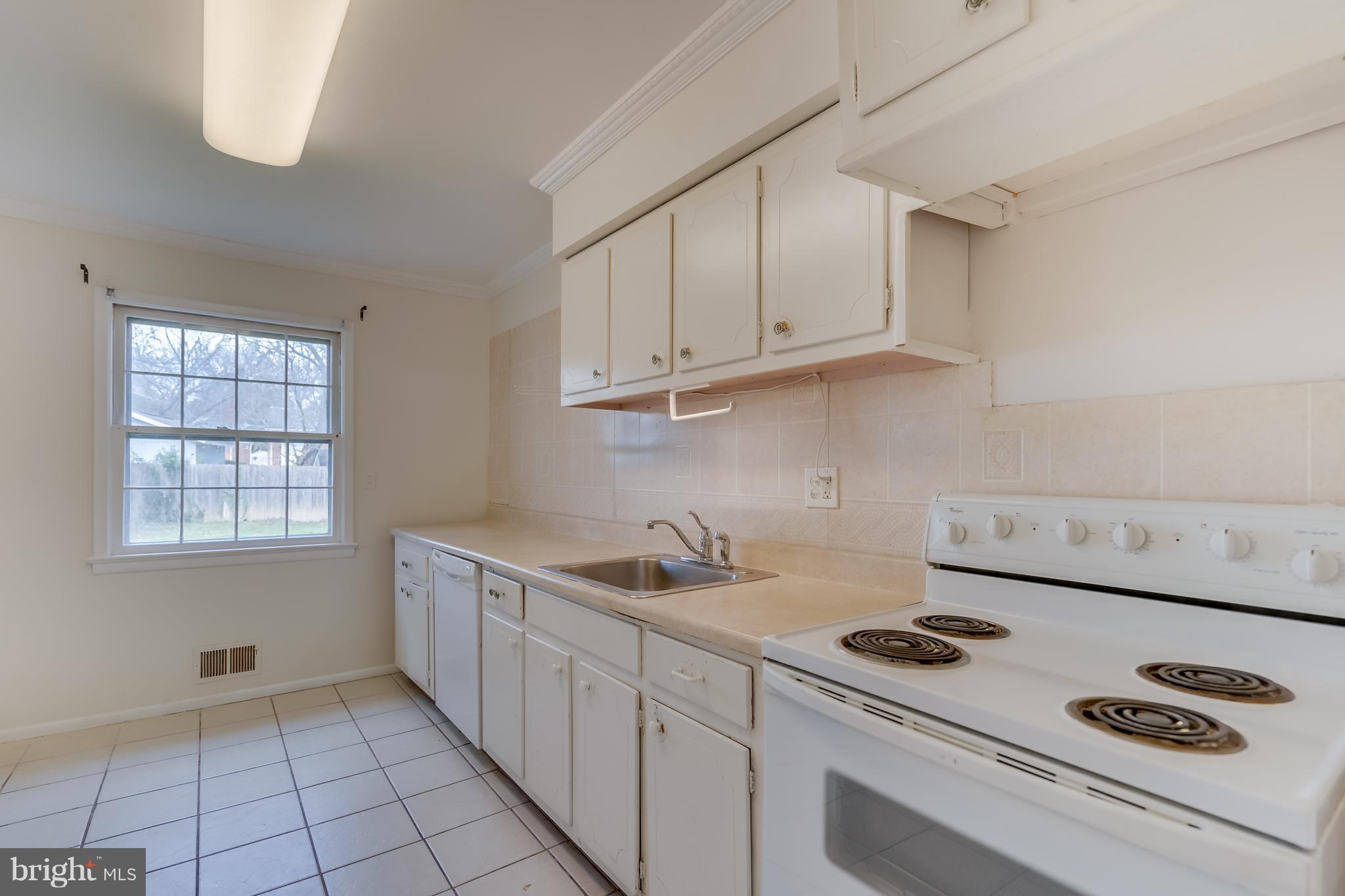 1017 Chiswell Lane Silver Spring, MD 20901 - Photo 17 of 34