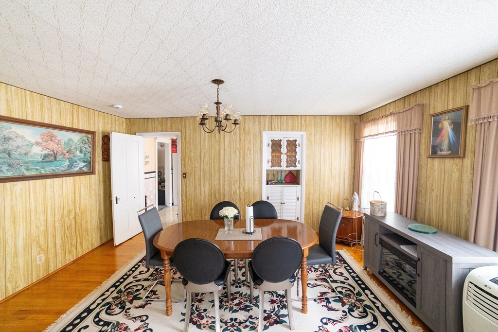 5 Suffield Street Worcester, MA 01610 - Photo 5 of 27