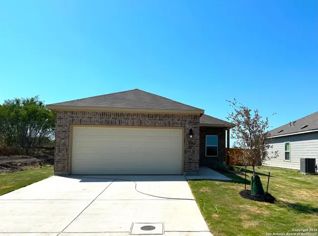 $1,600 | 3544 Canyon Ridge, Seguin, TX 78155
