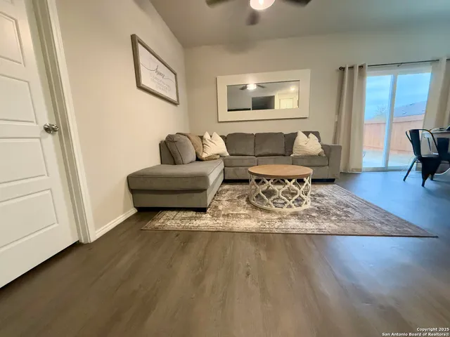 $1,600 | 3544 Canyon Ridge, Seguin, TX 78155