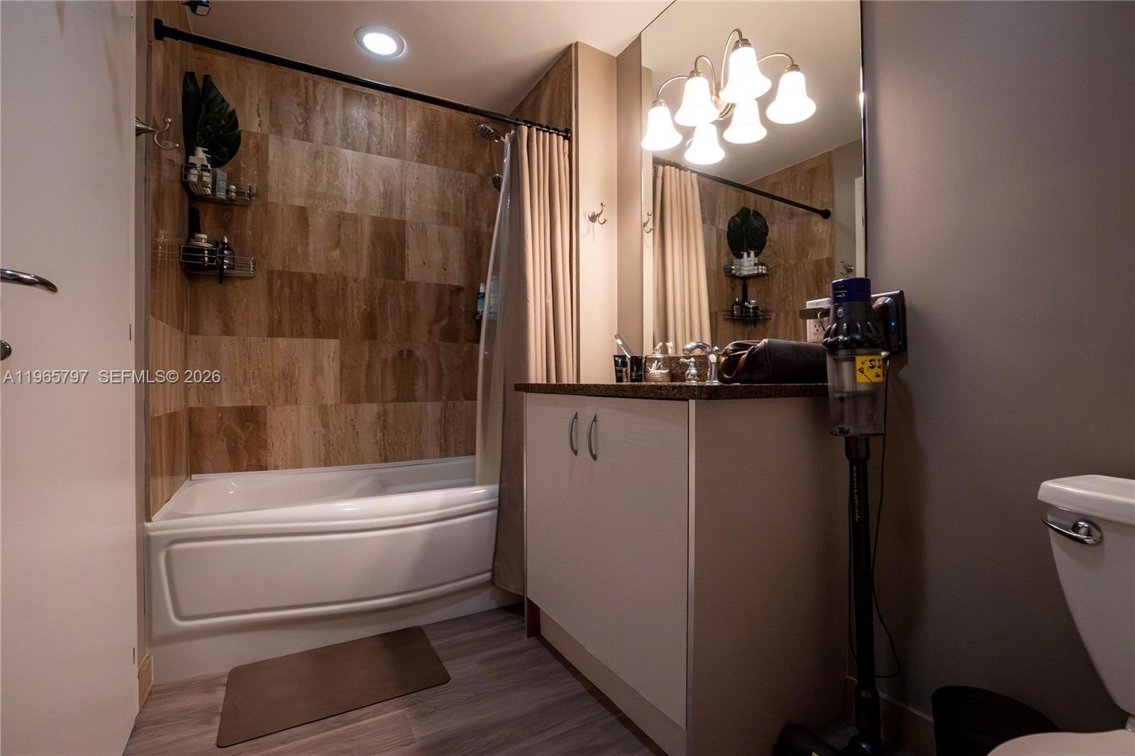 300 South Biscayne Boulevard, Unit T3307 Miami, FL 33131 - Photo 6 of 12