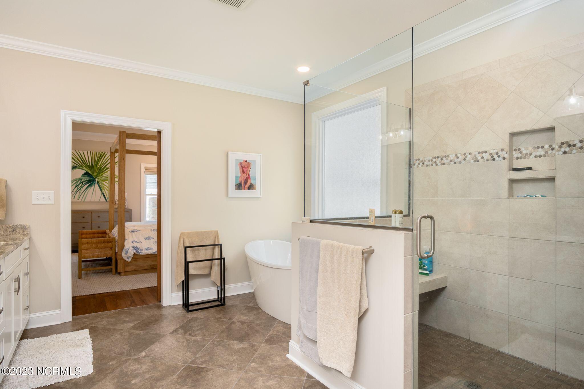 17 Gables Road New Bern, NC 28562 - Photo 49 of 129 Master Bathroom