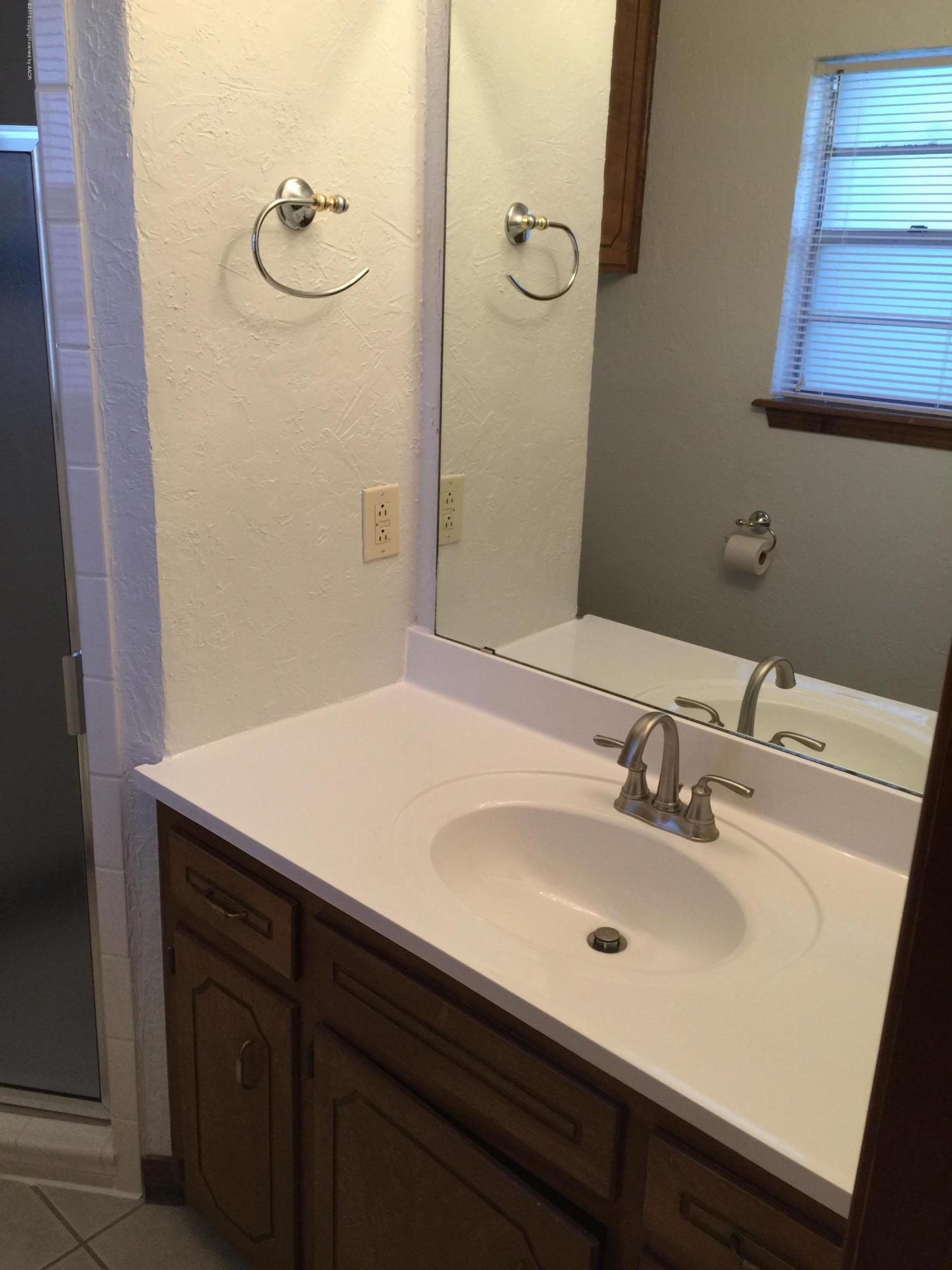 5207 Pico Boulevard Amarillo, TX 79110 - Photo 19 of 29 Master bathroom