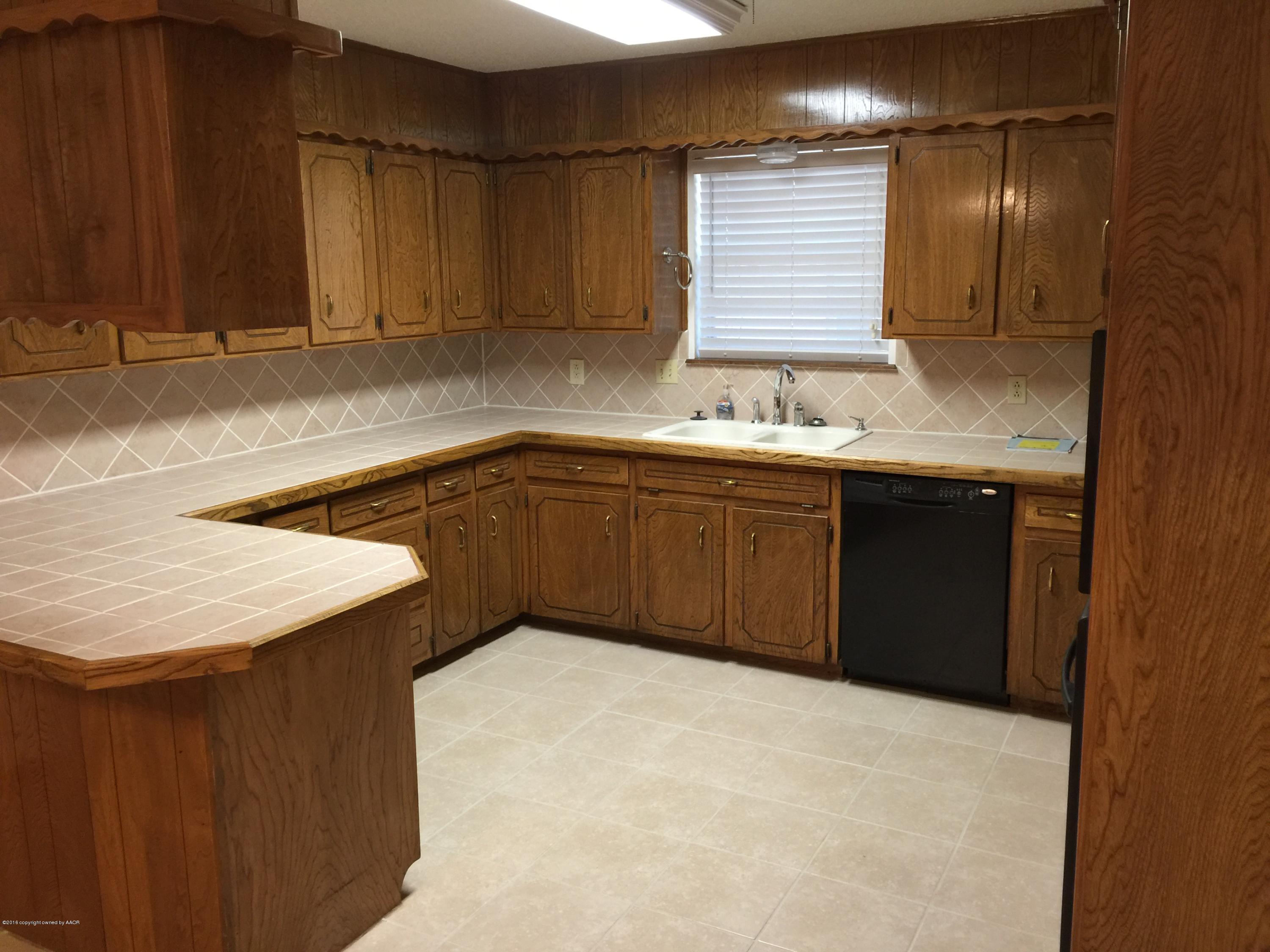 5207 Pico Boulevard Amarillo, TX 79110 - Photo 5 of 29 Kitchen
