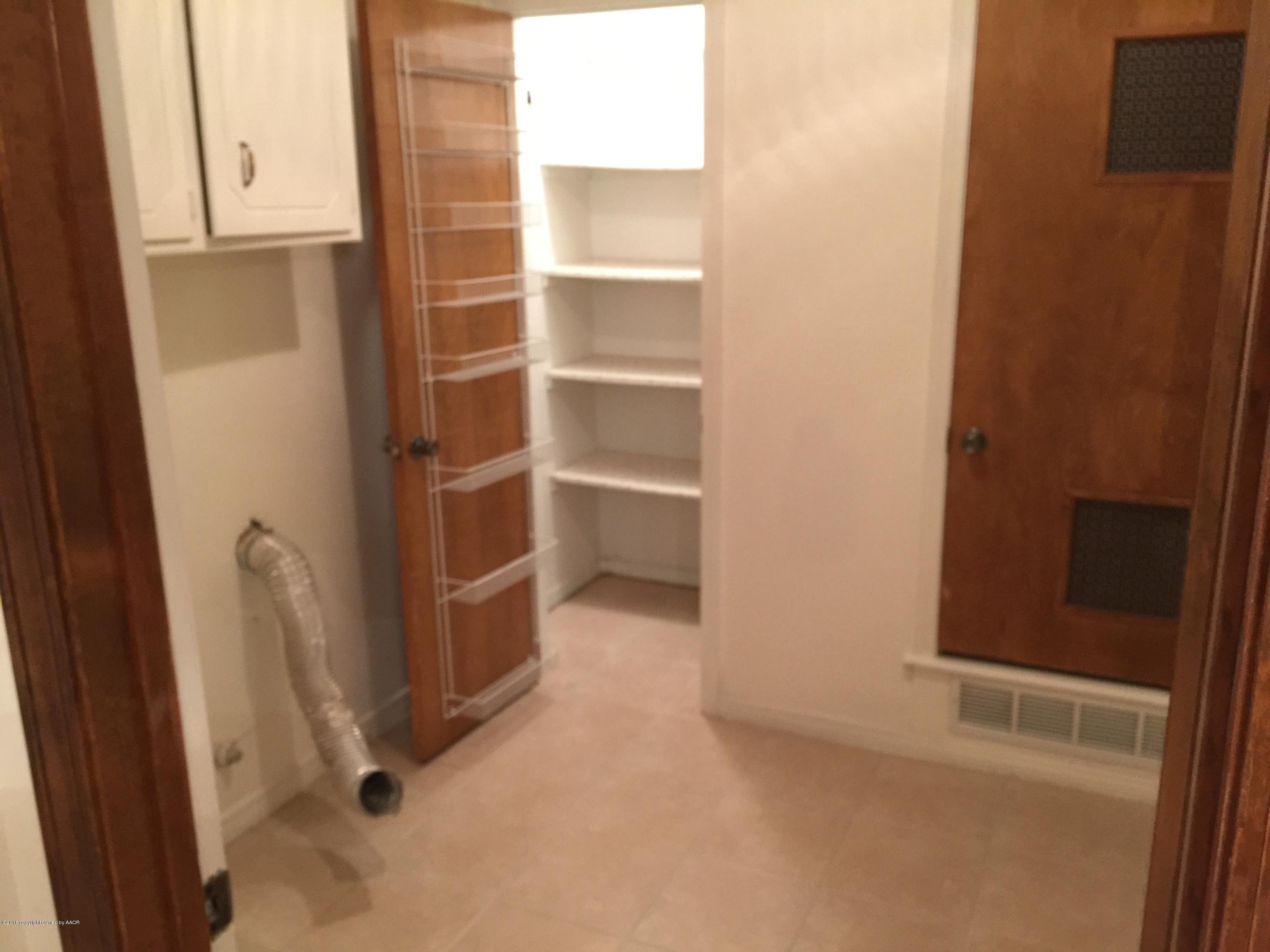 5207 Pico Boulevard Amarillo, TX 79110 - Photo 10 of 29 Utility room