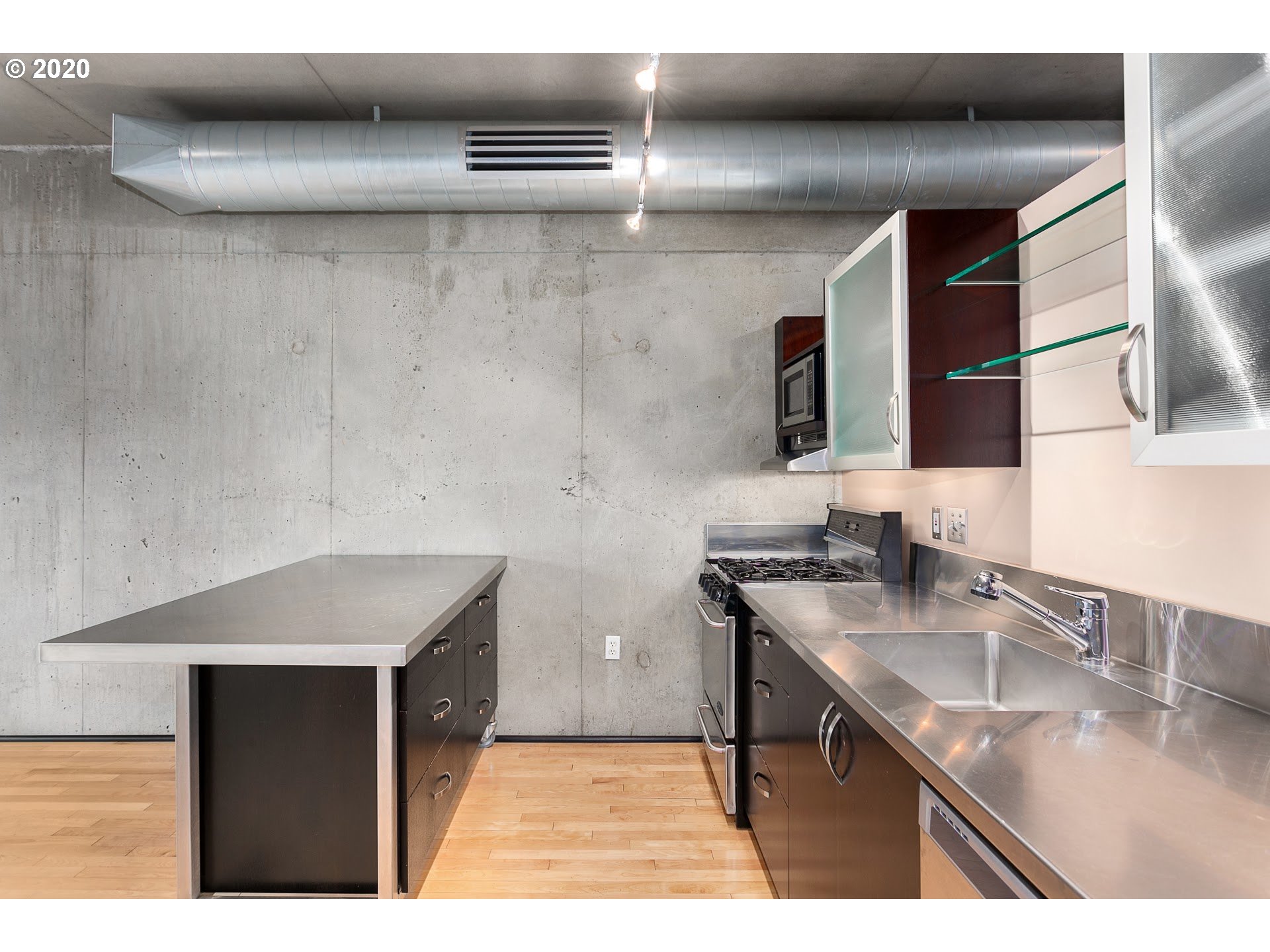 1410 Northwest Kearney Street, Unit 524 Portland, OR 97209 - Photo 13 of 22