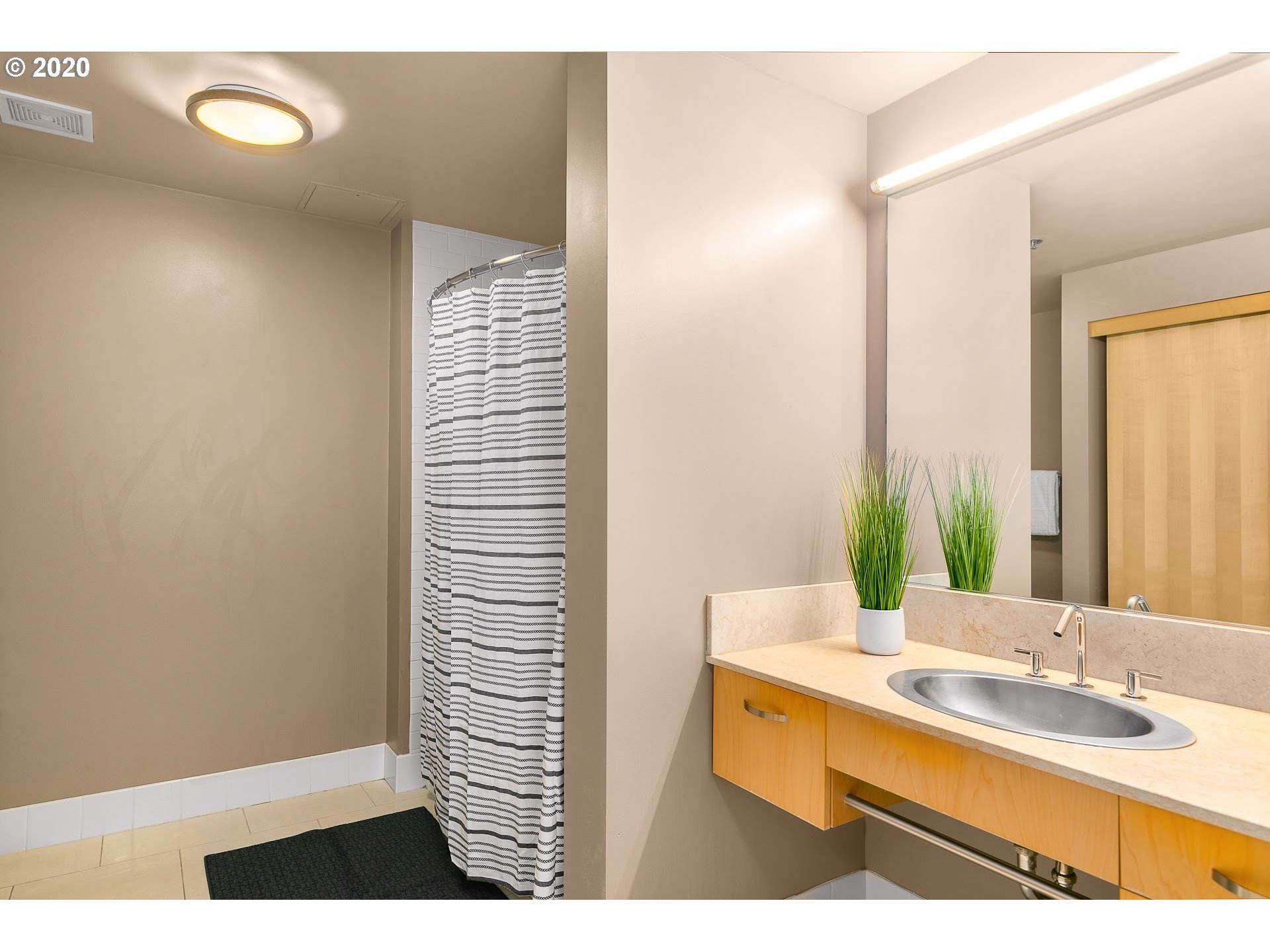 1410 Northwest Kearney Street, Unit 524 Portland, OR 97209 - Photo 16 of 22