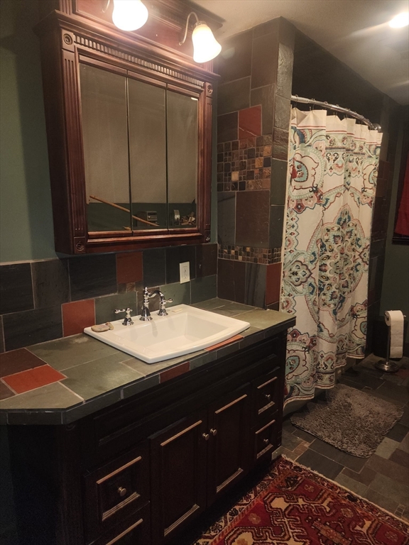 47 Keith Street Springfield, MA 01108 - Photo 11 of 18
