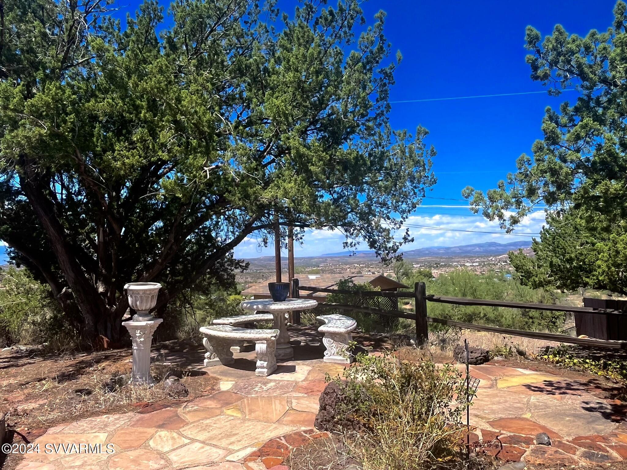 4545 North Drifting Sands Road Rimrock, AZ 86335 - Photo 7 of 52 Outdoor Seating