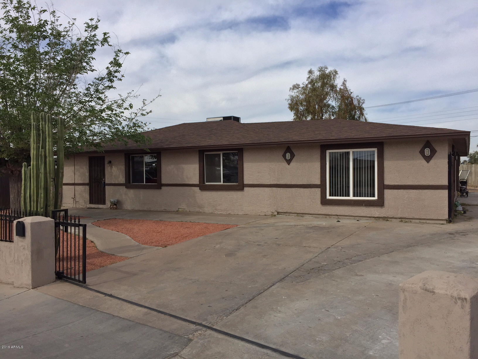 6424 West Piccadilly Road Phoenix, AZ 85033 - Photo 1 of 25 Front of Home