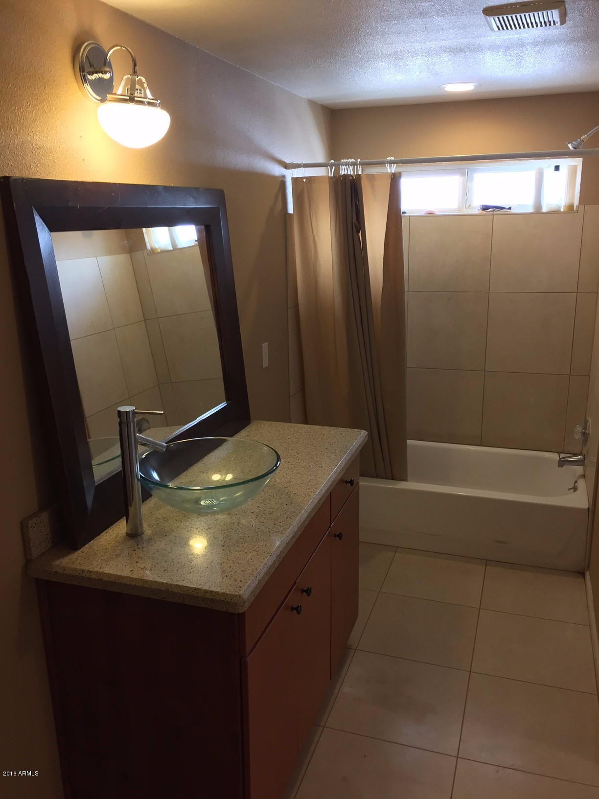 6424 West Piccadilly Road Phoenix, AZ 85033 - Photo 16 of 25 Master Bath