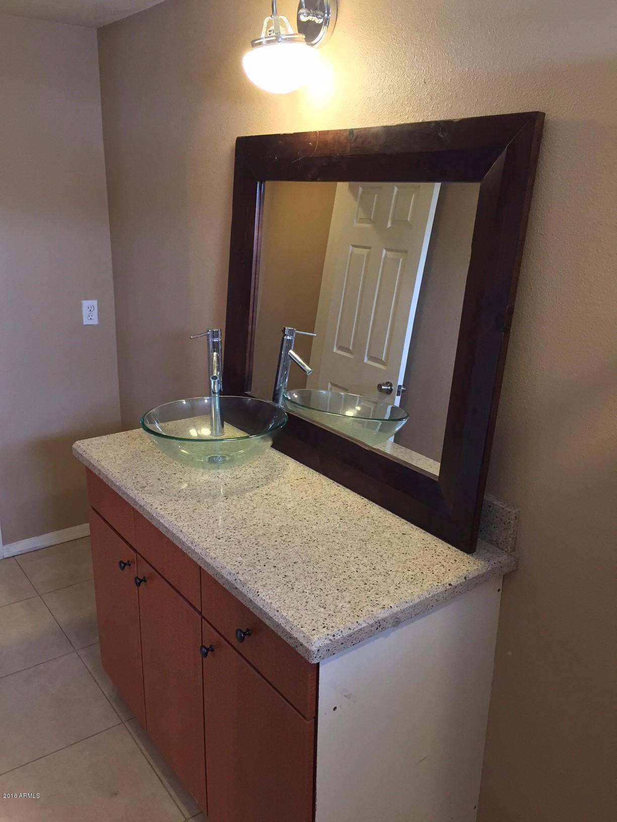 6424 West Piccadilly Road Phoenix, AZ 85033 - Photo 17 of 25 Master Bath