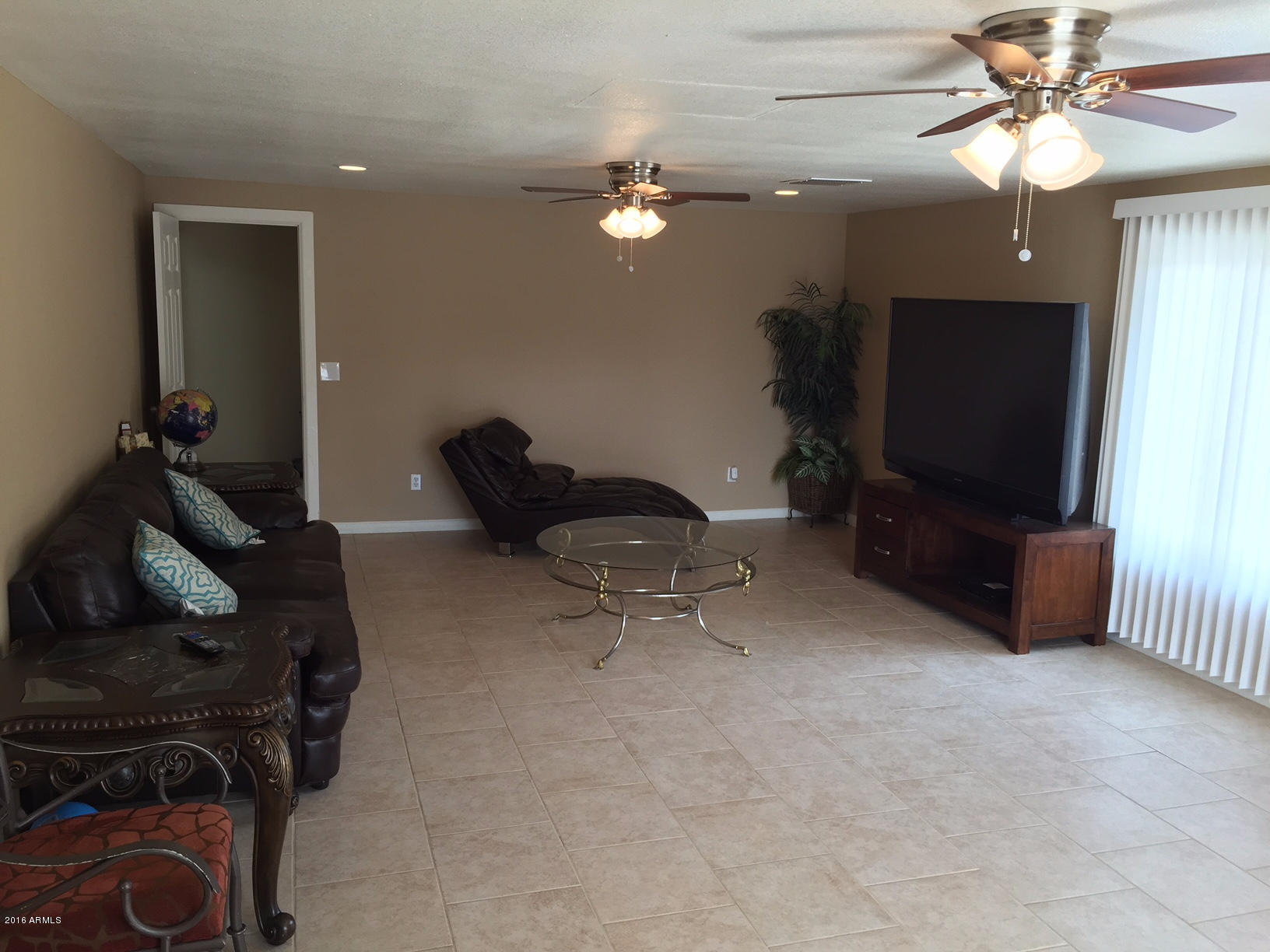 6424 West Piccadilly Road Phoenix, AZ 85033 - Photo 4 of 25 Family Room