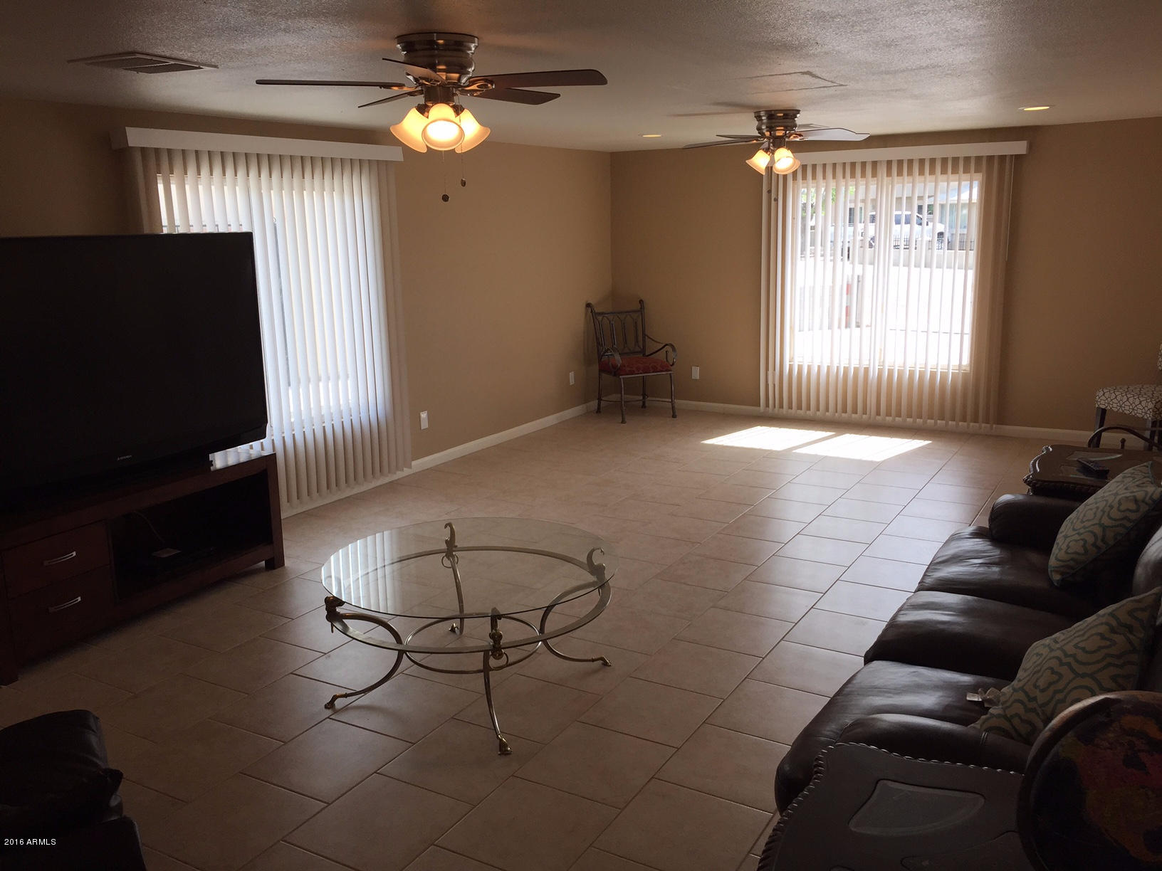 6424 West Piccadilly Road Phoenix, AZ 85033 - Photo 5 of 25 Family Room